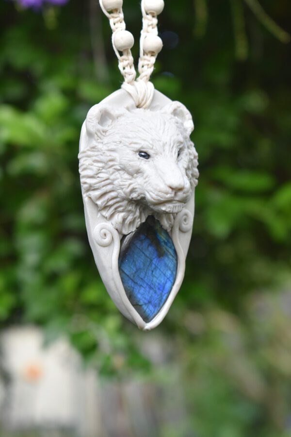 White Lion - Image 2